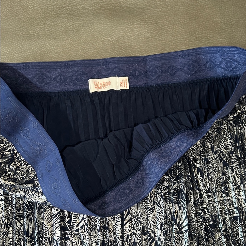 LulaRoe Elegant Blue Pleated Skirt. NWT. Size 3XL - Picture 3 of 6